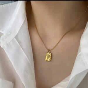 Golden Necklace Flower Design – Simple & Elegant Jewelry for Women | Kiswa Online Store